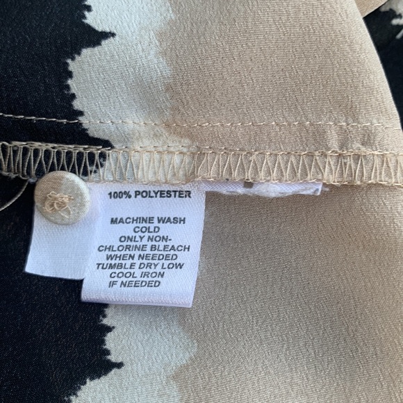 🌸LOFT GUC Keyhole Cap Sleeve Blouson Blouse Blk, Tan, & White Size Small Petite - Picture 5 of 6